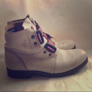 Fly London Shoes - FLY London Distressed Motorcycle Boots - RARE!!!! Fly London Shoes - FLY London Distressed Motorcycle Boots - RARE!!!!